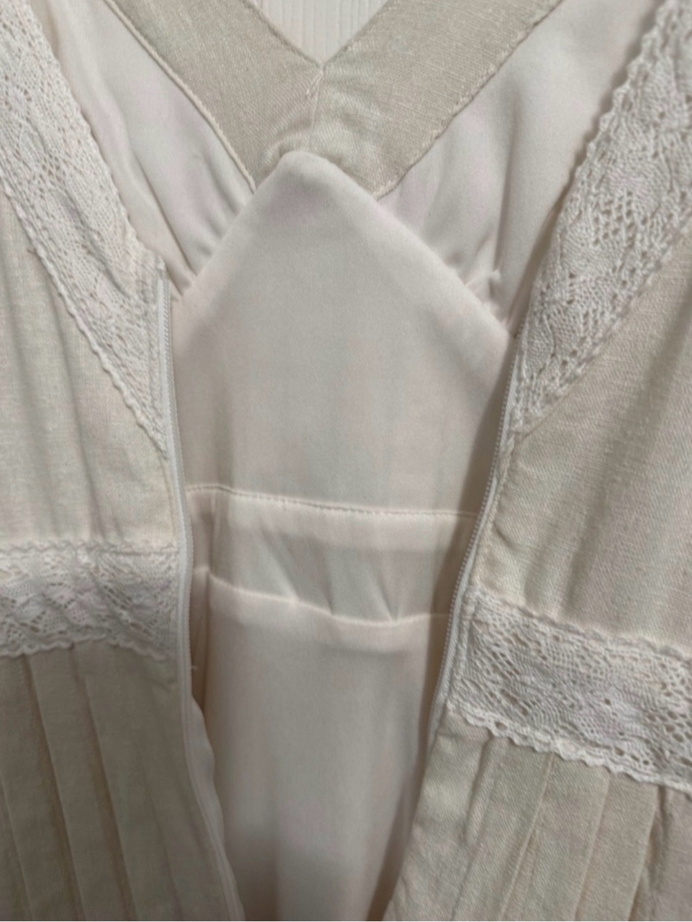 Cream Embroidered Lace Linen Dress - Picture 4 of 6
